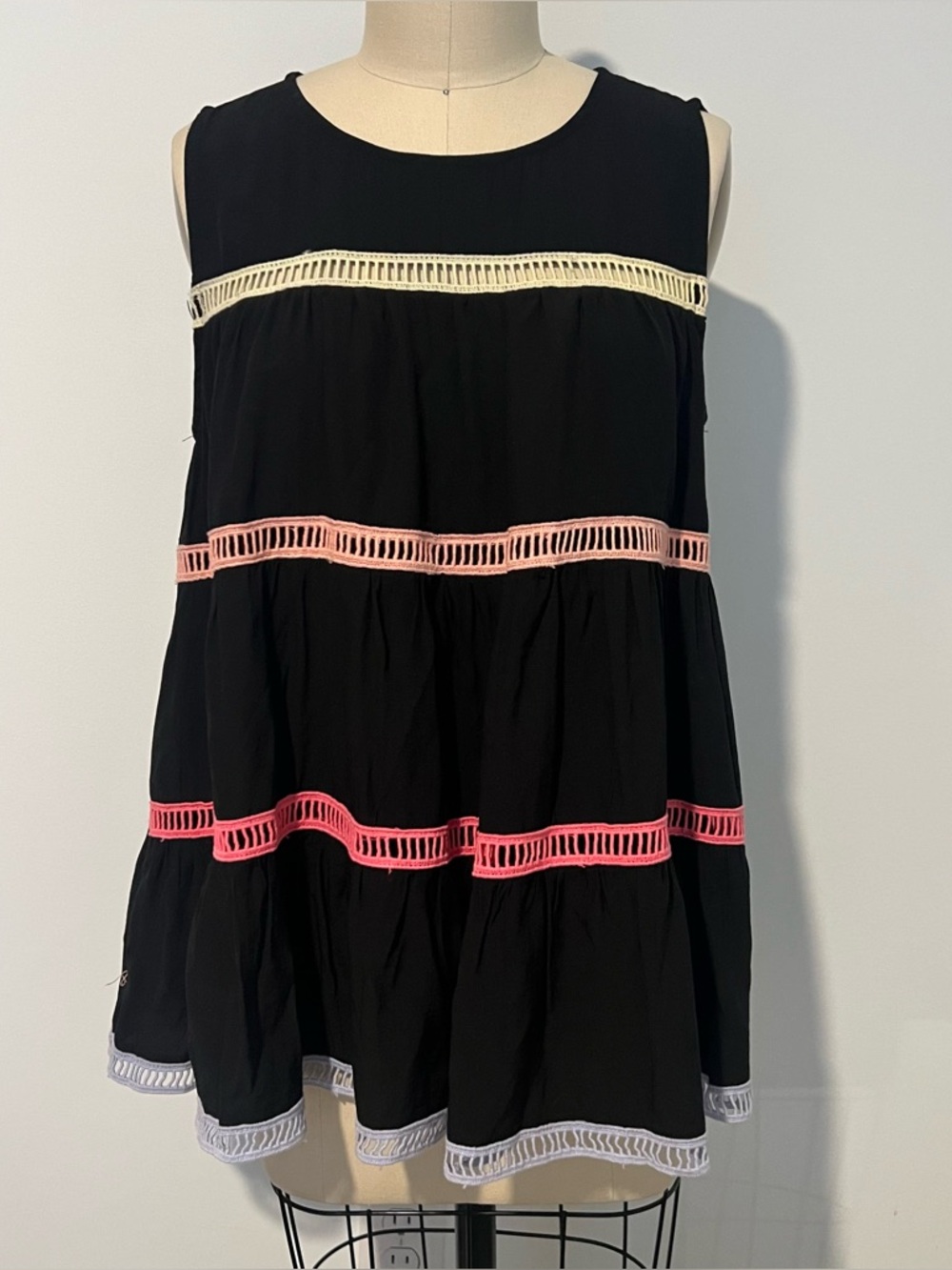 Entro Black Sleeveless Tunic with Colorful Trim